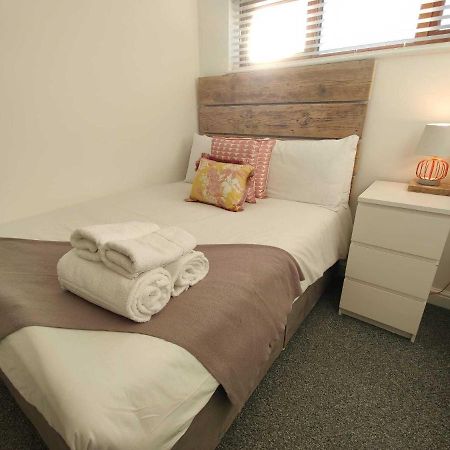 2 Ensuites, Garden, Smart Tv'S In All Rooms! Свонсі Екстер'єр фото