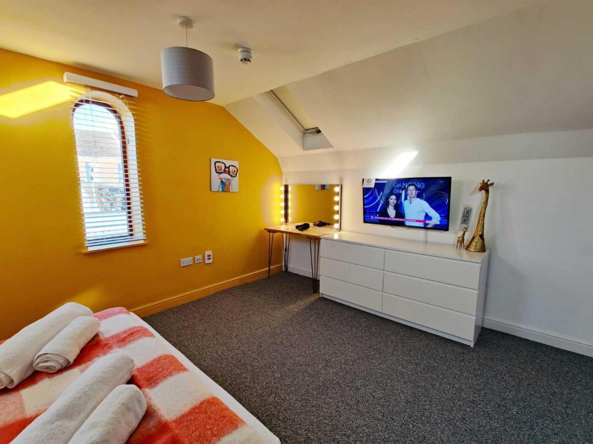 2 Ensuites, Garden, Smart Tv'S In All Rooms! Свонсі Екстер'єр фото