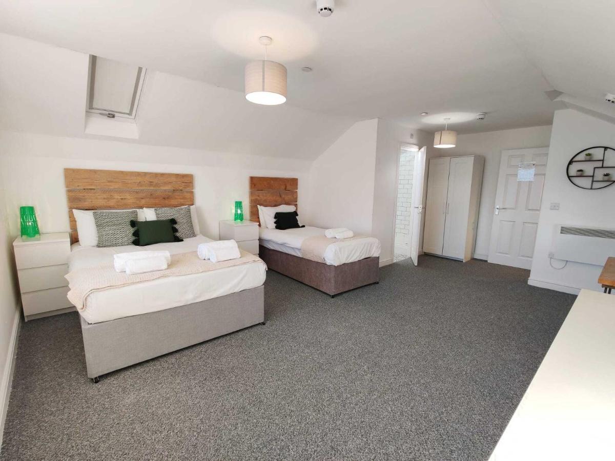2 Ensuites, Garden, Smart Tv'S In All Rooms! Свонсі Екстер'єр фото